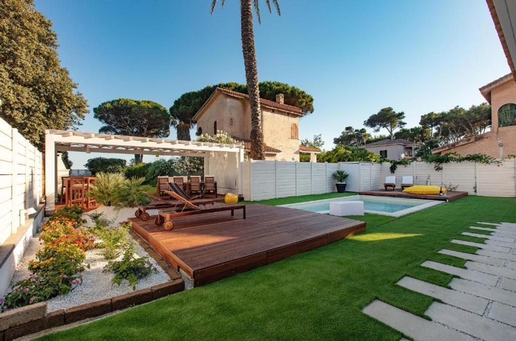 B&B La Porta Sulla Spiaggia Куарту-Сант'Элена Экстерьер фото