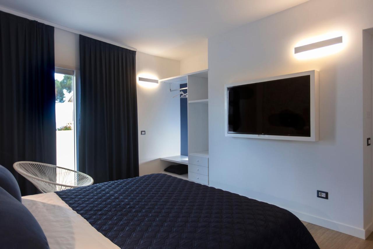 B&B La Porta Sulla Spiaggia Куарту-Сант'Элена Экстерьер фото